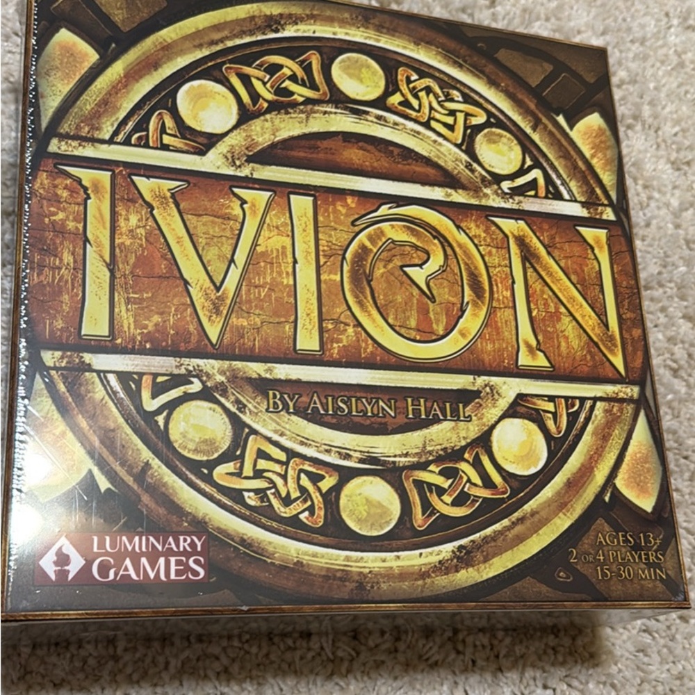 New in box  Luminary games Ivion aislyn Hall 2-4 players dueling card game